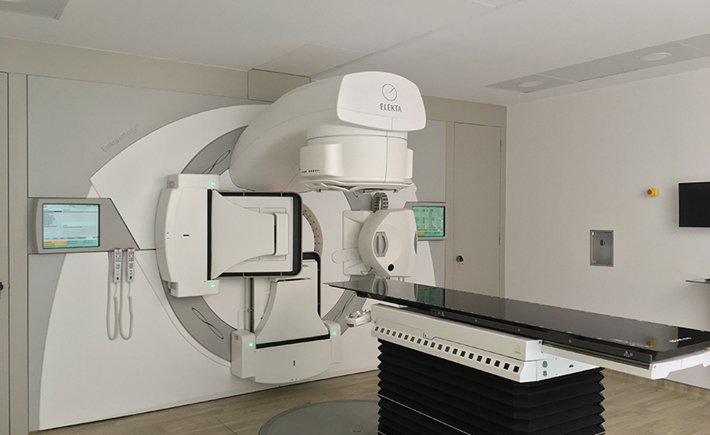 Φωτογραφία που δείχνει ένα σύγχρονο ιατρικό μηχάνημα