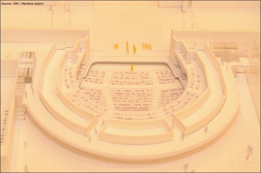 Φωτογραφία που δείχνει το σχέδιο ενός αμφιθεάτρου από την πάνω όψη του και τον γύρω χώρο του