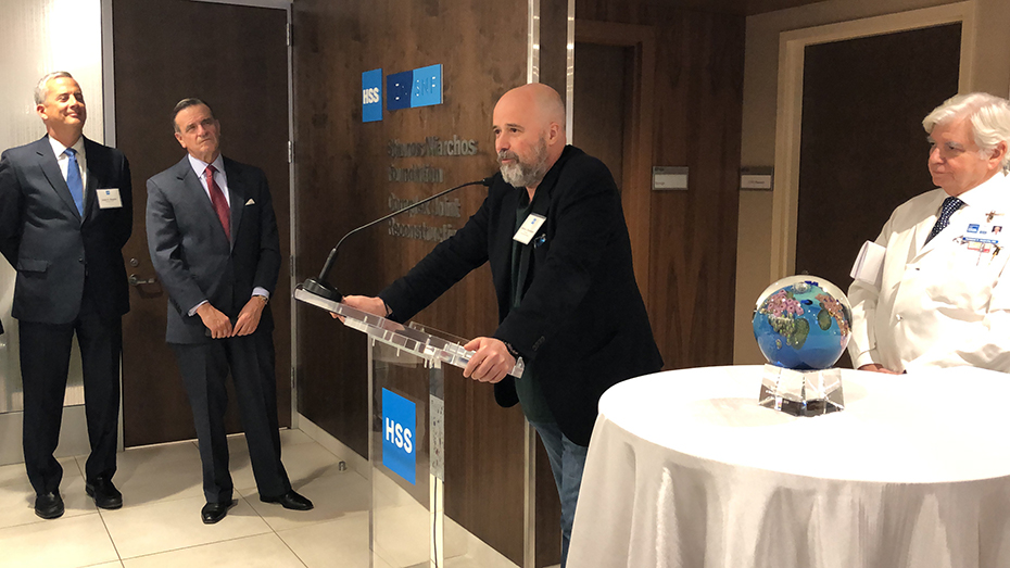 Ο Ανδρέας Δρακόπουλος, πρόεδρος του Ιδρύματος Σταύρος Νιάρχος, δίνει ομιλία στο Κέντρο για Περίπλοκες Περιπτώσεις Αρθροπλαστικής Ίδρυμα Σταύρος Νιάρχος