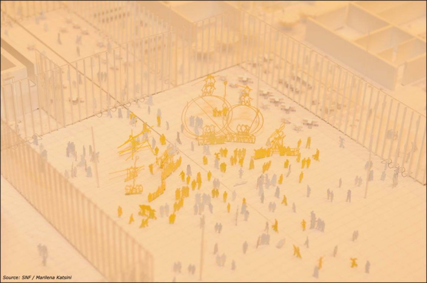 Φωτογραφία που δείχνει δωμάτια σχεδιασμένα διαχωρισμένα μεταξύ τους στα οποία υπάρχουν πολλές φιγούρες ζωγραφισμένες σαν να είναι άνθρωποι