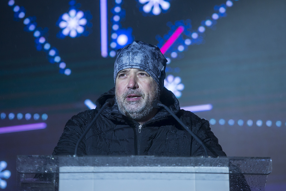 Ο Ανδρέας Δρακόπουλος, πρόεδρος του Ιδρύματος Σταύρος Νιάρχος, δίνει ομιλία την παραμονή της Πρωτοχρονιάς στο Κέντρο Πολιτισμού Ίδρυμα Σταύρος Νιάρχος