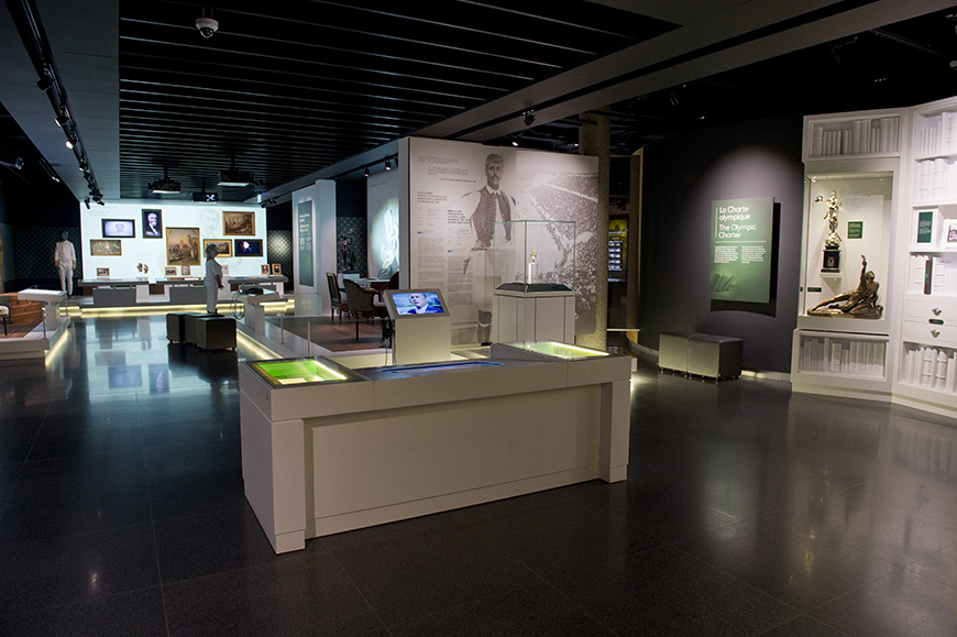 Η αίθουσα στην οποία εκτίθεται το Κύπελλο Σπύρου Λούη, η οποία περιλαμβάνει διαδραστικές οθόνες